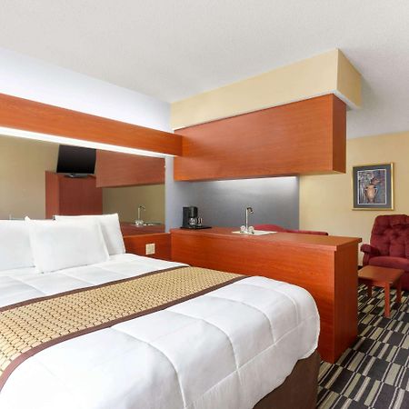 Microtel Inn & Suites By Wyndham Thomasville Exterior photo