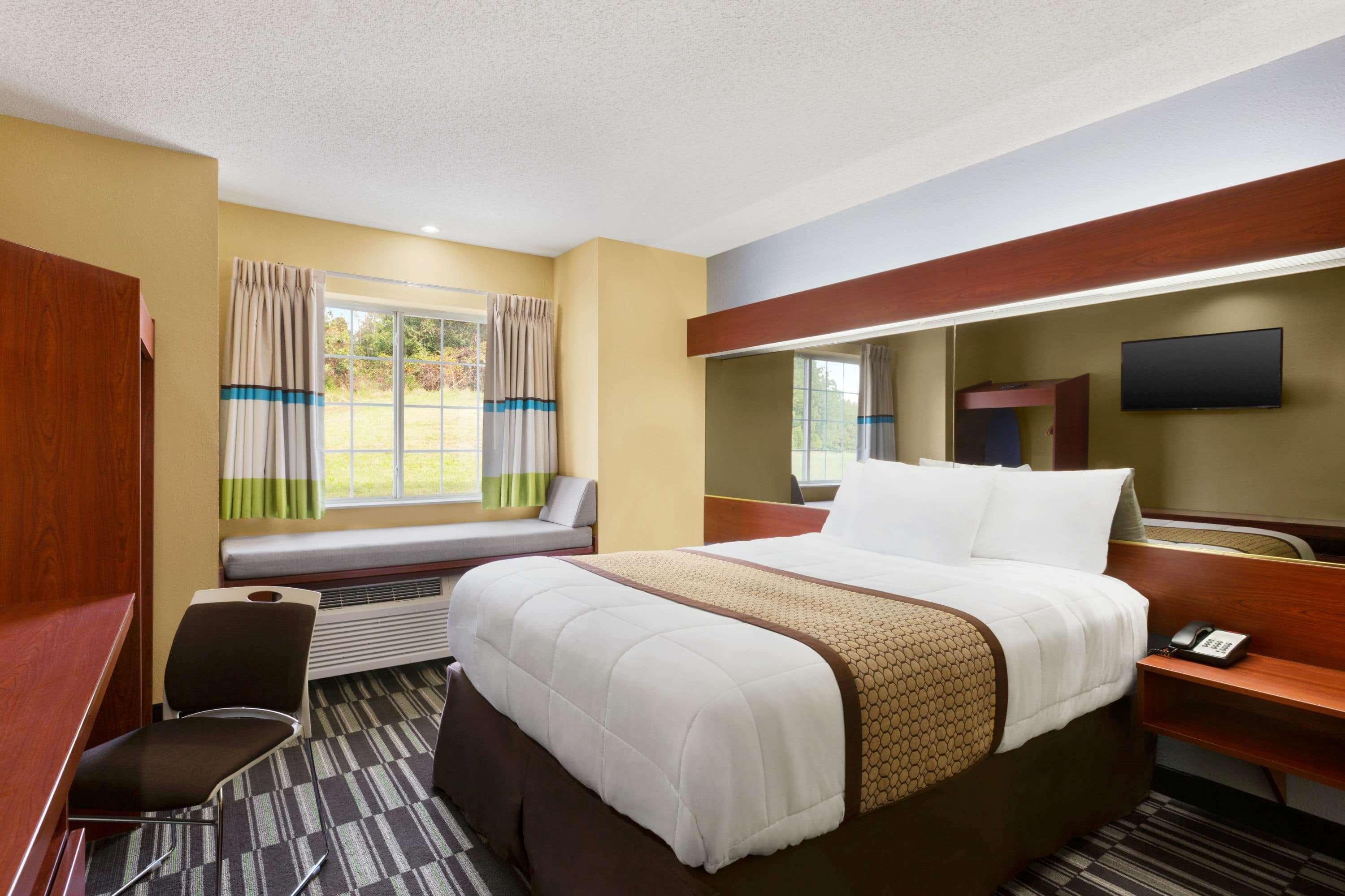 Microtel Inn & Suites By Wyndham Thomasville Exterior photo