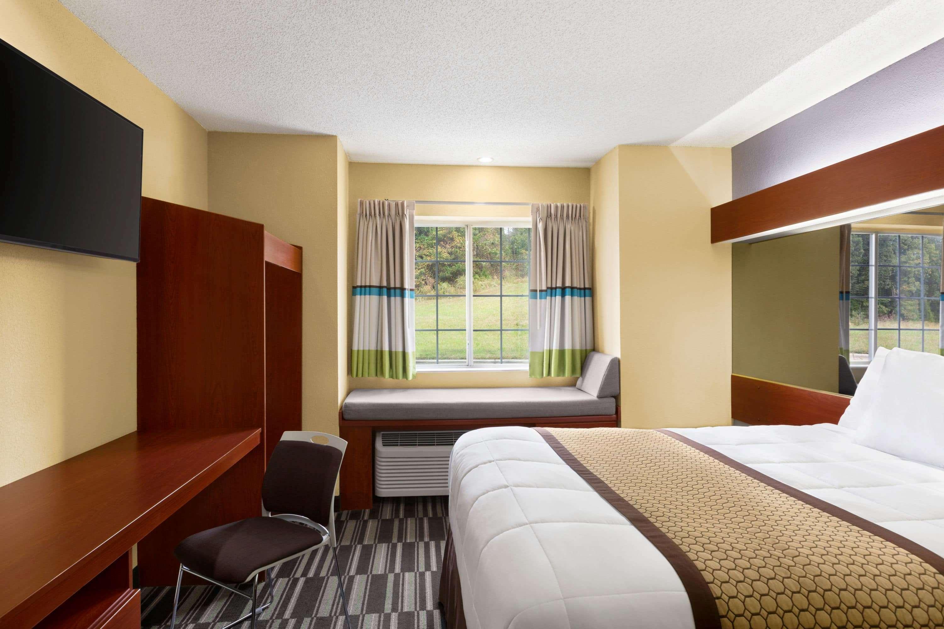 Microtel Inn & Suites By Wyndham Thomasville Exterior photo