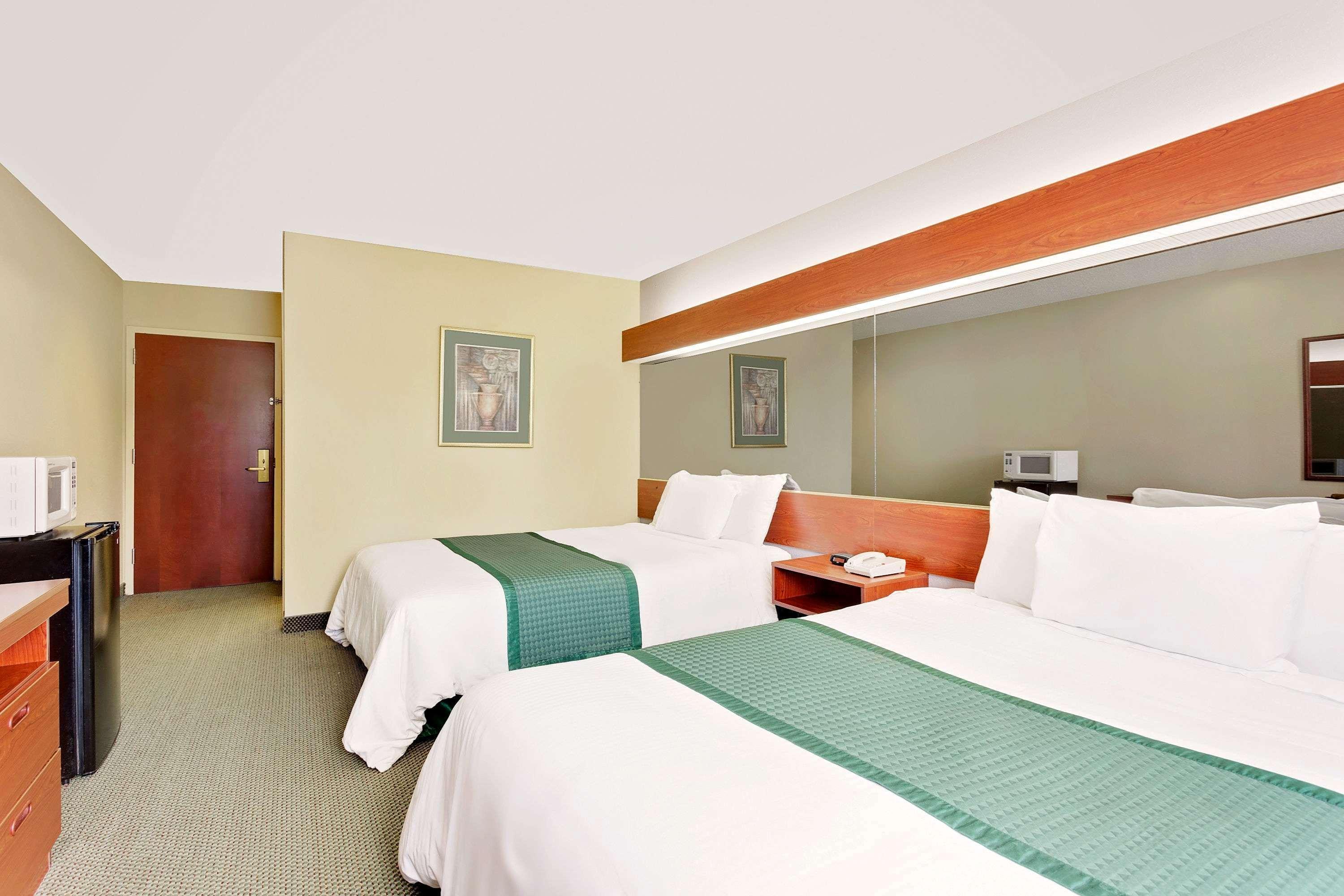 Microtel Inn & Suites By Wyndham Thomasville Exterior photo