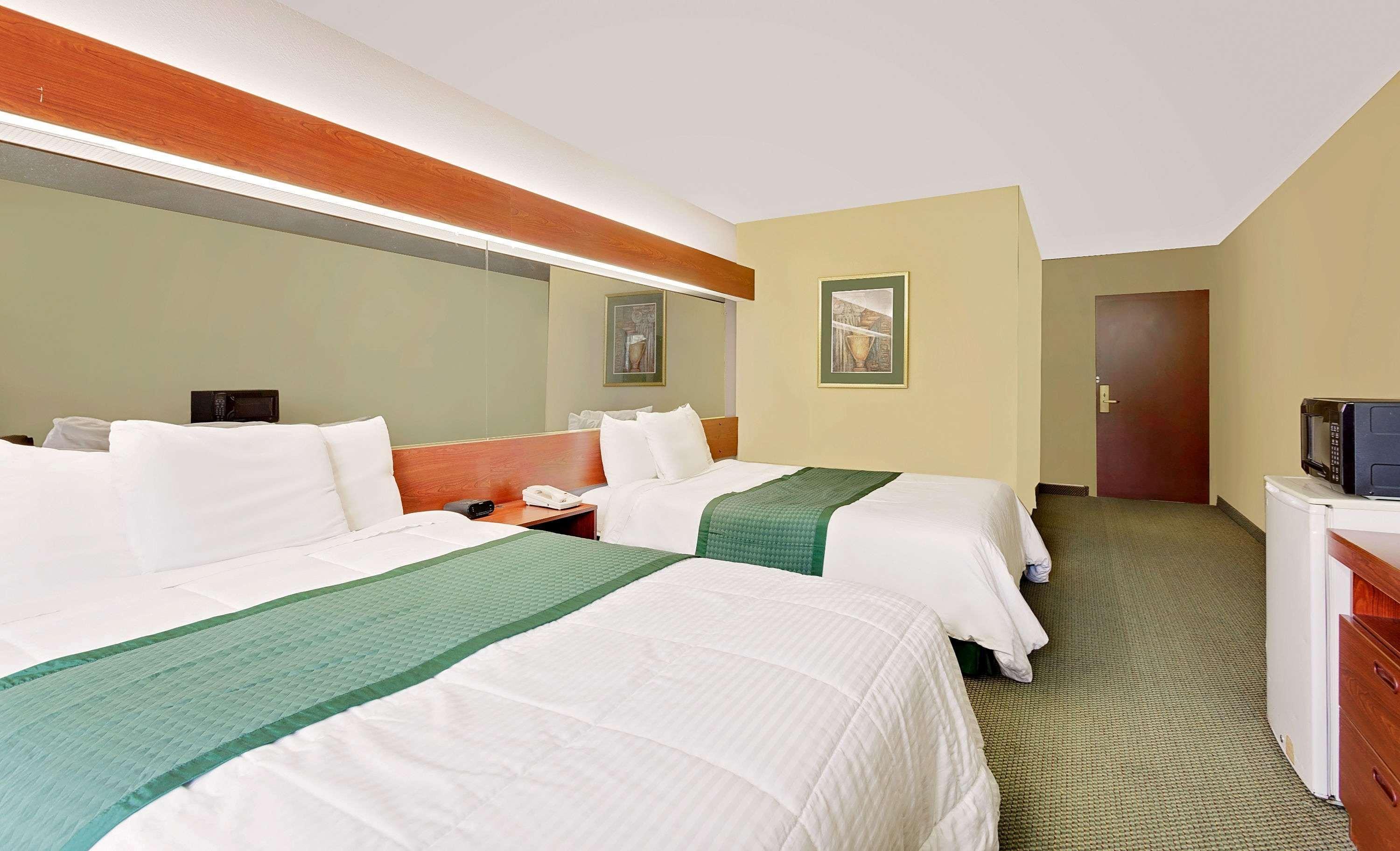 Microtel Inn & Suites By Wyndham Thomasville Exterior photo